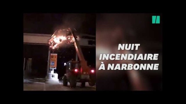 Un péage incendié à Narbonne, en marge d'un rassemblement de gilets jaunes