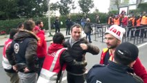 Galatasaraylı taraftarlar Vodafone Park’a doğru harekete geçti