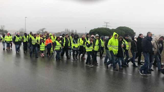 Gilets jaunes. Marche silencieuse pour le motard décédé