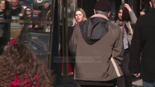 Në pritje të Hahn, deputetët e Listës Serbe ngujohen në kuvendin e Kosovës