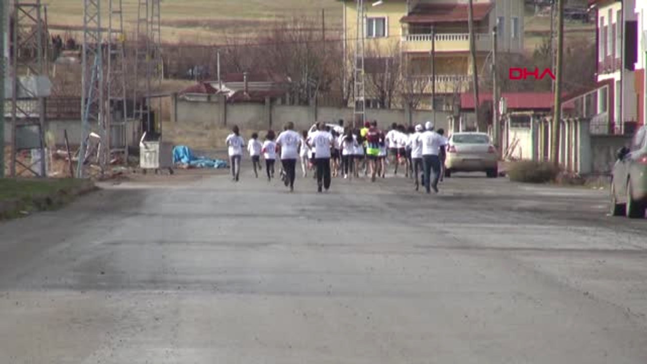 Spor Gardiyan Atletin, Oğlu Anısına Düzenlediği Geleneksel Maraton Koşuldu