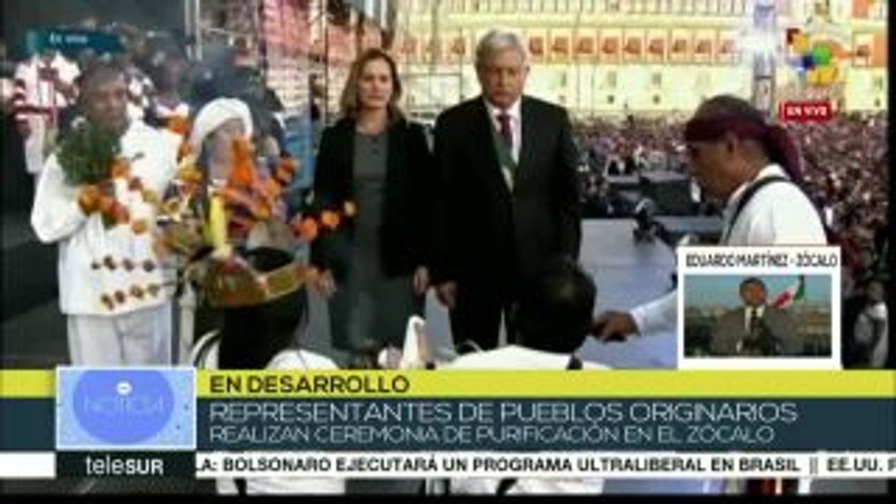 AMLO recibe bastón simbólico de mando de pueblos indígenas