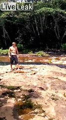 Saut d'une cascade de 50m : il s'assomme dans l'eau