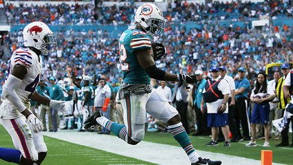 Tannehill floats rainbow TD pass to Drake