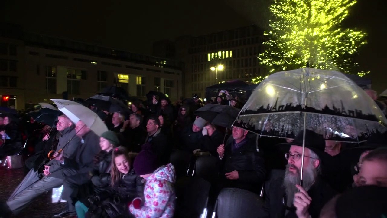 Steinmeier feiert Chanukka am Brandenburger Tor
