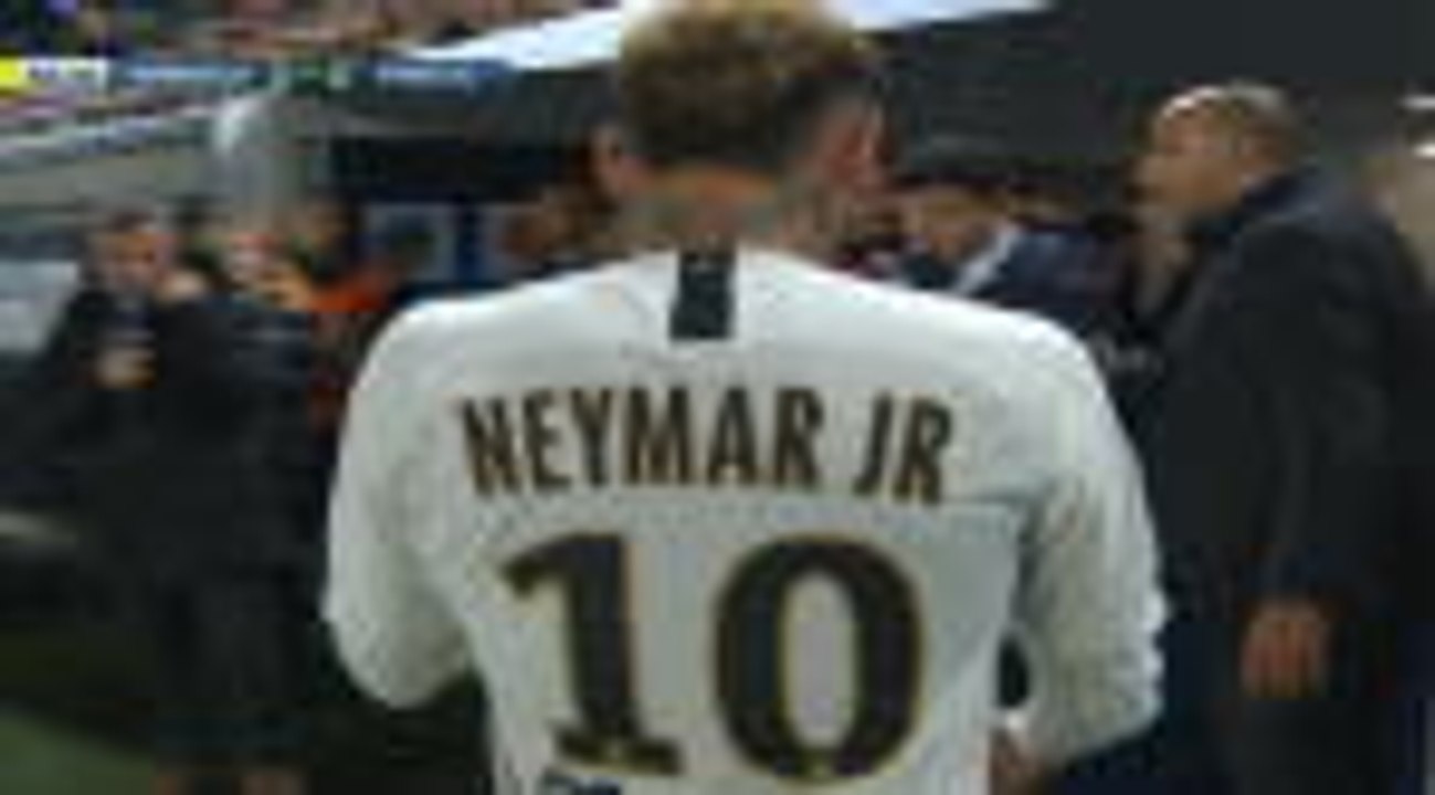 Neymar scores and picks up an injury