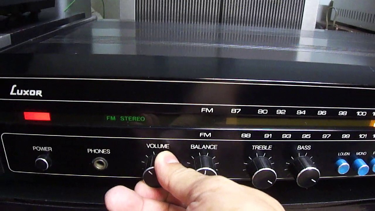 lungyim~Luxor Dirigent 36100 Stereo Receiver (1977)-YAMAHA ES-60