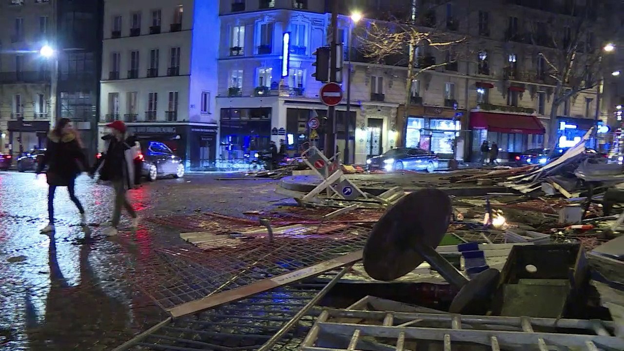 Macron reagiert mit Härte auf 'Gelbwesten'-Proteste
