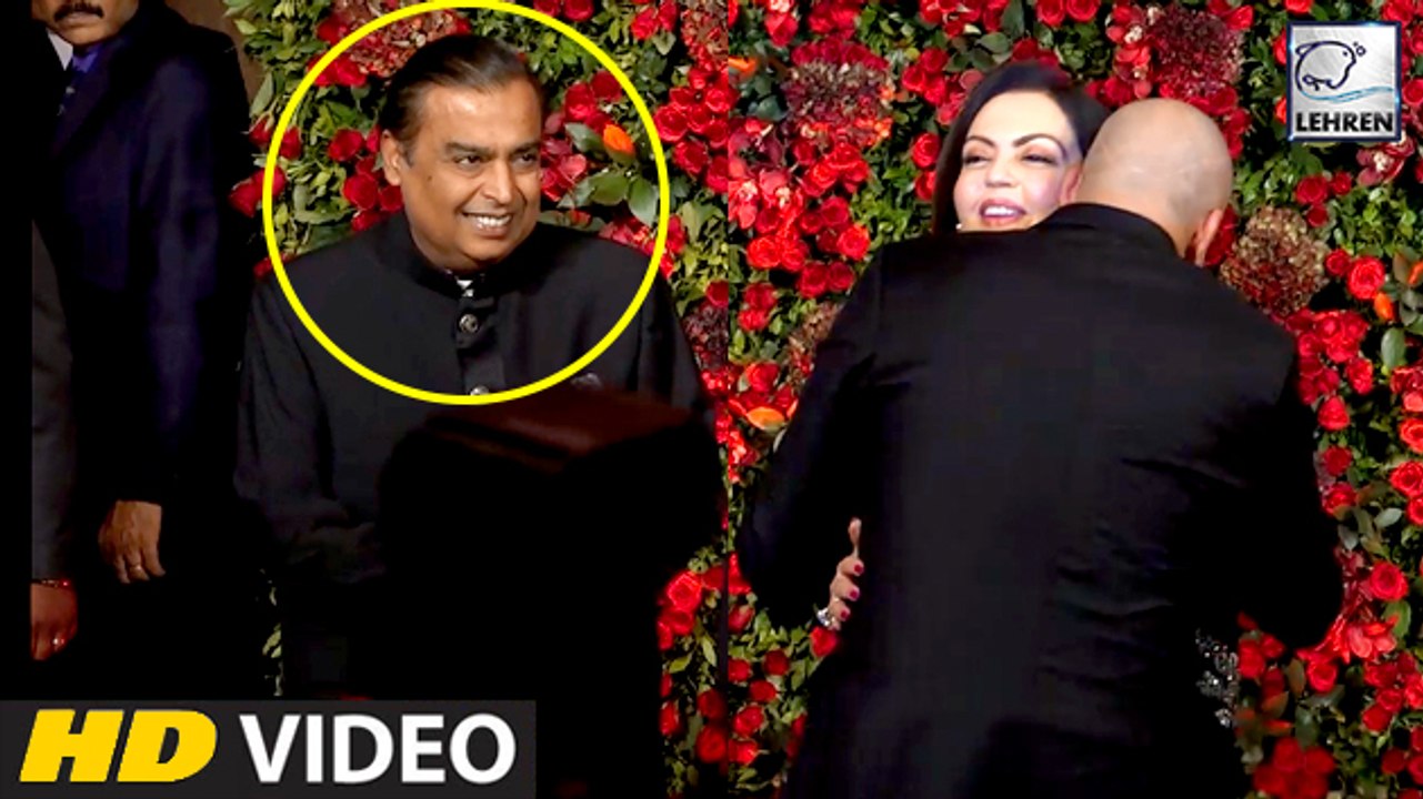 Mukesh Ambani And Sanjay Dutts Bromance At Deepika And Ranveer Reception Party