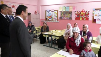 Okuma yazma öğrenmek için seferber oldular