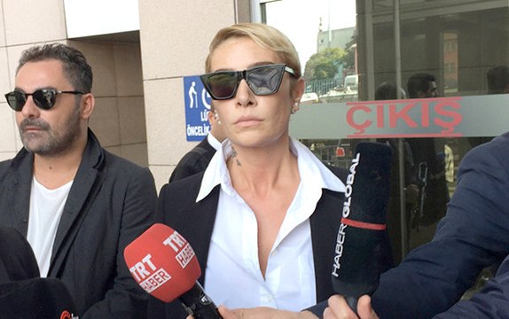 Darp Olayından Sonra Şarkı Söylediği Görüntüleri Ortaya Çıkan Sıla'dan İlk Açıklama: Orada Ağıt Yakıyordum