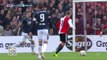 Tendangan Keras Larsson Menggandakan Keunggulan Atas PSV