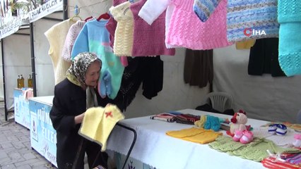 İlerleyen yaşına rağmen çalışmaktan vazgeçmiyor