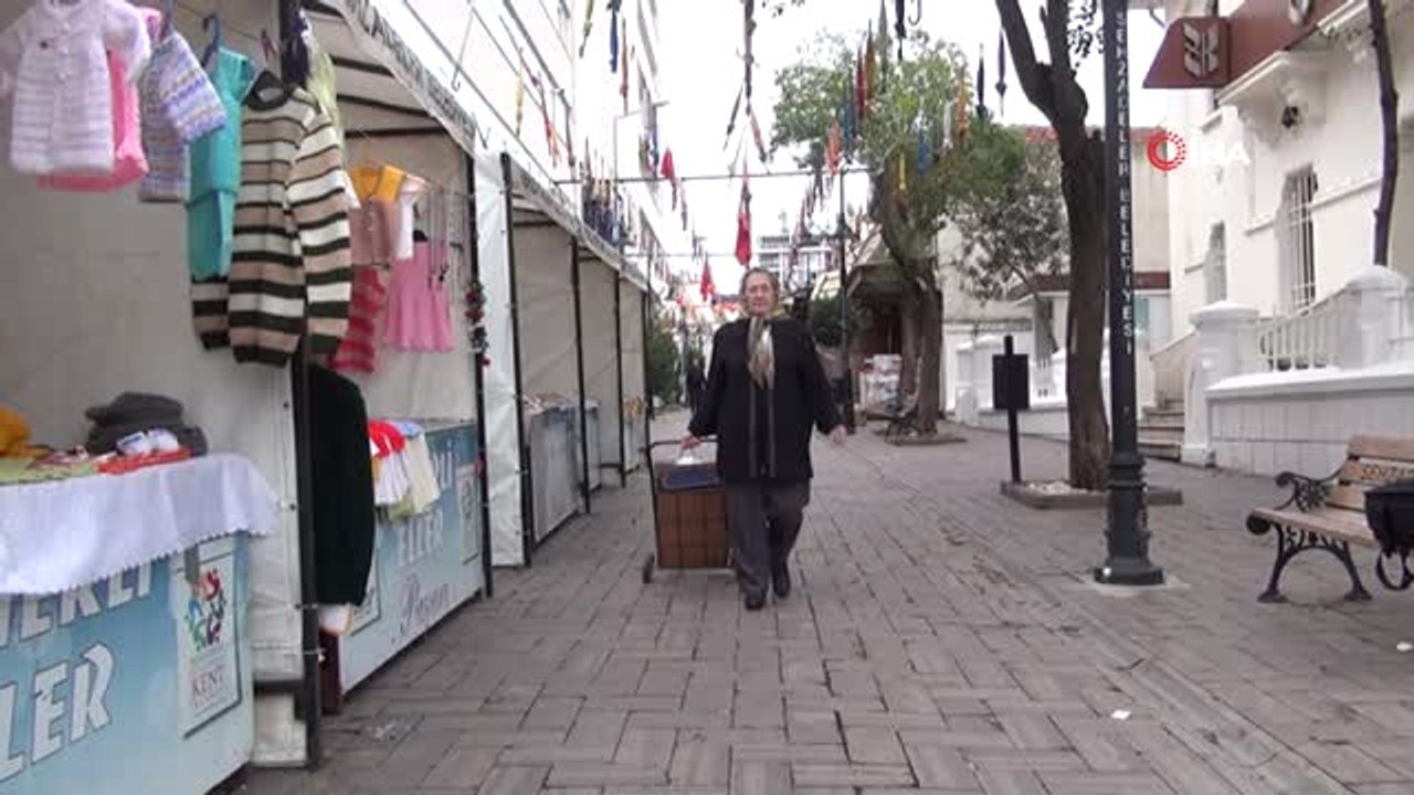 İlerleyen Yaşına Rağmen Çalışmaktan Vazgeçmiyor