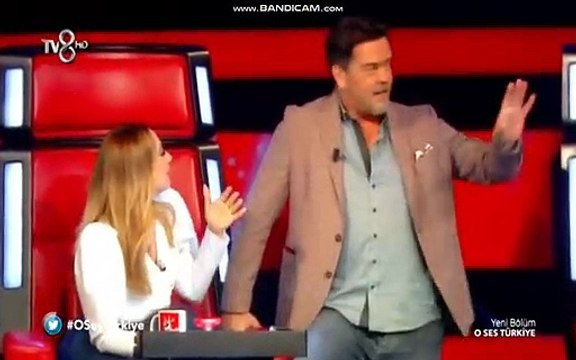 Beyaz'dan Hadise'ye: Sevgilim olur musun?