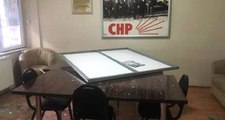 Madde Bağımlısı Saldırgan, CHP İlçe Binasına Saldırıp Ortalığı Birbirine Kattı