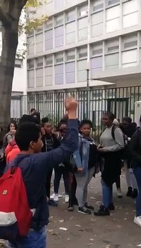 Marseille : le lycée Marie Curie bloqué en soutien du mouvement des gilets jaunes