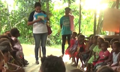 Peduli Suku Kokoda, Relawan Dirikan Sekolah untuk Belajar 