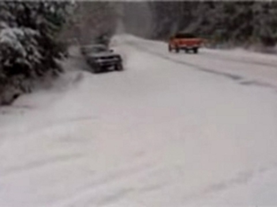 Saburu_with_snow_tracks