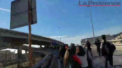 Nice : des centaines de lycéens envahissent la voie rapide