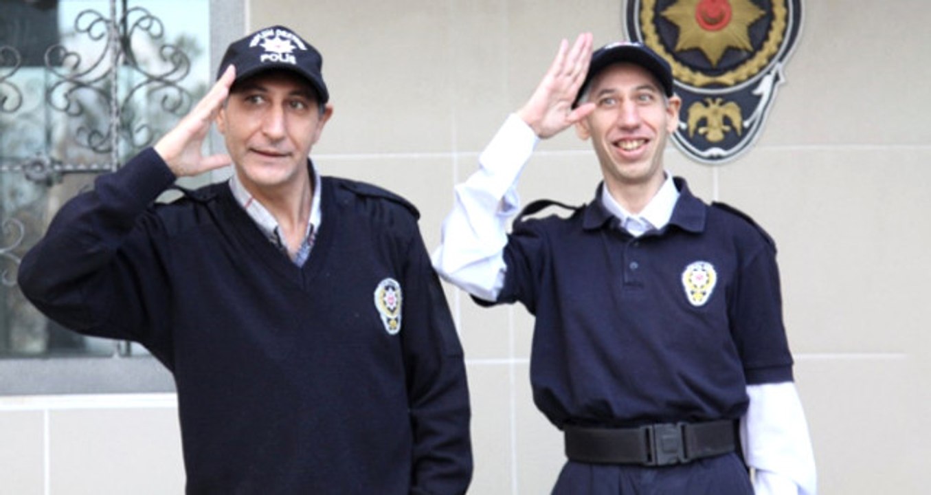 Emniyet Müdürlüğü, Engelli Kardeşlere Hayatının Jestini Yaptı: 1 Günlüğüne Polis Oldular