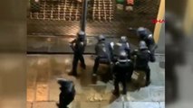 Fransa'da Yedi Polis, Bir Göstericiyi Darp Ederken Görüntülendi? İşte Tepki Çeken O Anlar