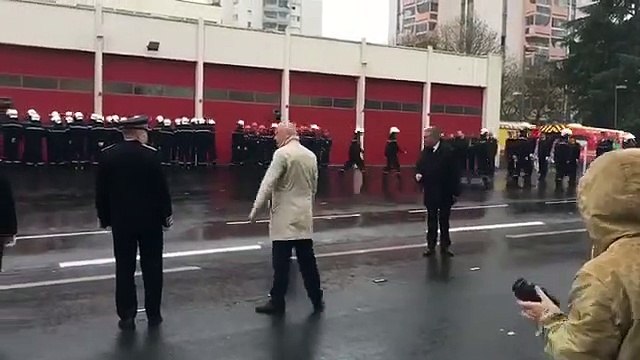 Les pompiers de Cholet tournent le dos aux élus et aux autorités