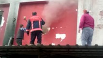 Koltuk imalathanesinde yangın çıktı: 2 işçi dumandan zehirlendi