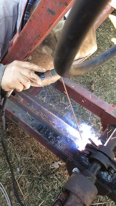 Dulkanovic -zavarivanje,varenje -berac za kukuruz  . traktor