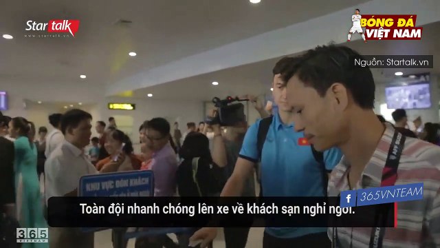 Tuyển Việt Nam về nước trong sự chào đón của người hâm mộ