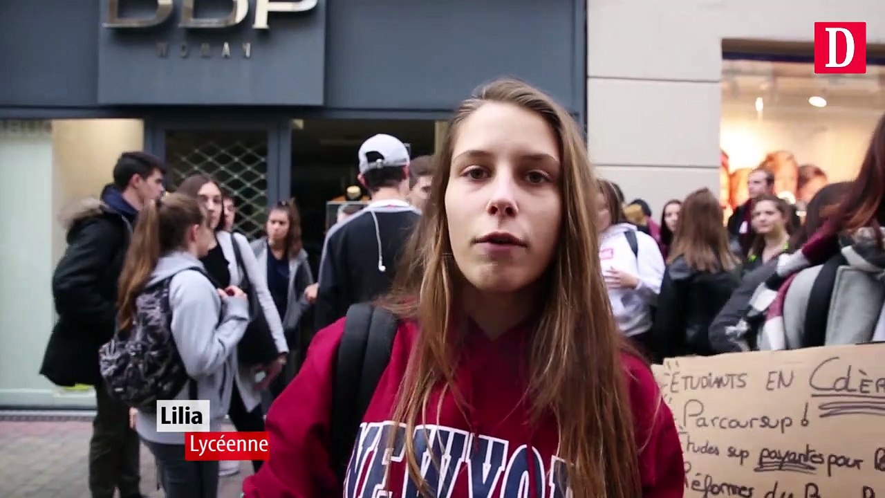 Tarbes, les lycéens dans la rue