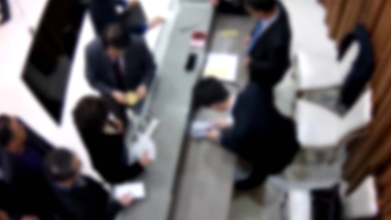 하객인 척 결혼식 답례금 가로채...무더기 적발 / YTN