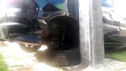 Três veículos se envolvem em colisão no Pacaembu