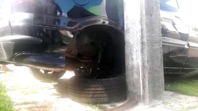 Três veículos se envolvem em colisão no Pacaembu