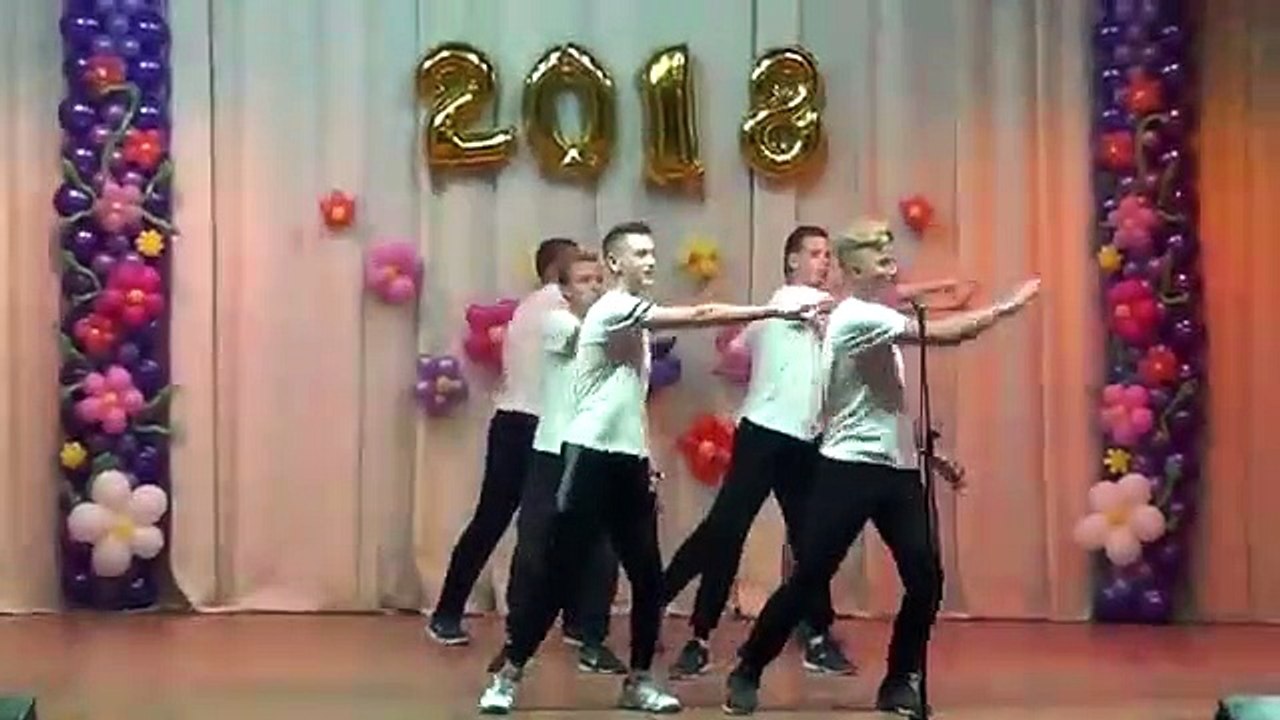 Забойний флешмоб випускників Андрушівської гімназії. Володимир Повальчук