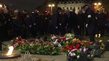 Au lendemain des émeutes, une cérémonie à l'Arc de Triomphe