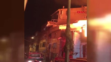İstanbul Beyoğlu'nda 3 Katlı Bina Alev Alev Yandı