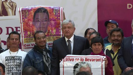 López Obrador arranca gobierno con comisión para Ayotzinapa