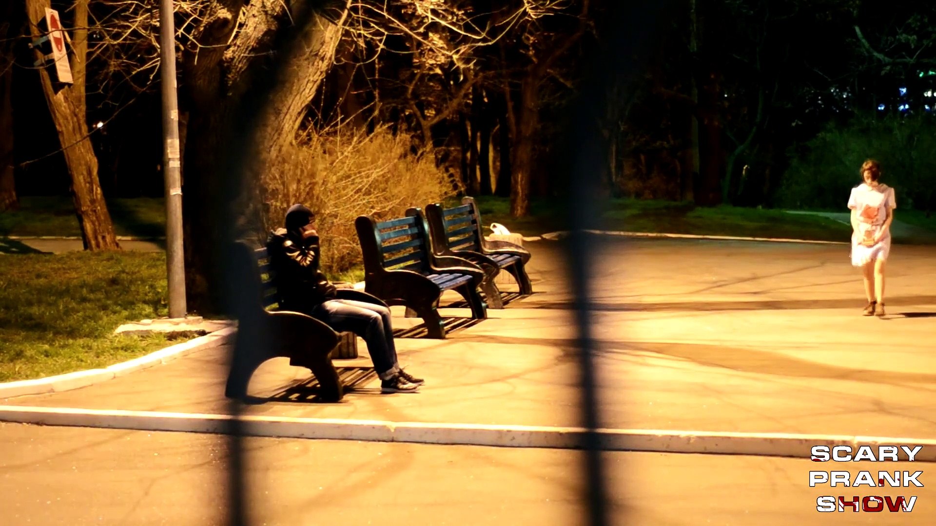 Scary Girl Prank 4 Run Or Die Video Dailymotion