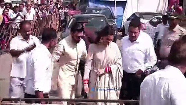 Newly Weds Ranveer Singh-Deepika Padukone at Siddhivinayak temple to seek blessings