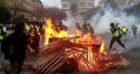 Son Dakika! Fransa Geri Adım Attı! Akaryakıt Vergisi Zammı Askıya Alınıyor