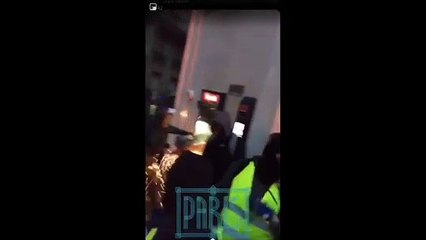 'Gilets jaunes' : Des casseurs filmés en train d'attaquer un distributeur de billets avec une disqueuse