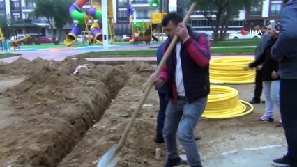 Alaşehir’de doğalgaz için ilk kazma vuruldu