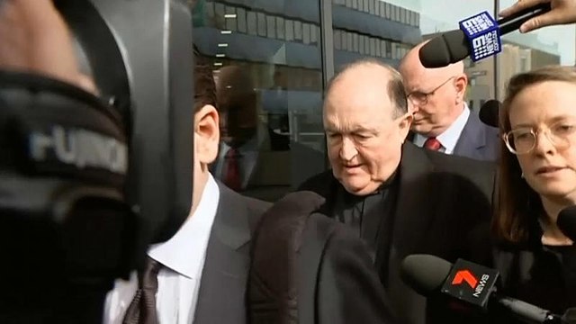 Assolto ex prelato Wilson da accuse di copertura di un prete pedofilo