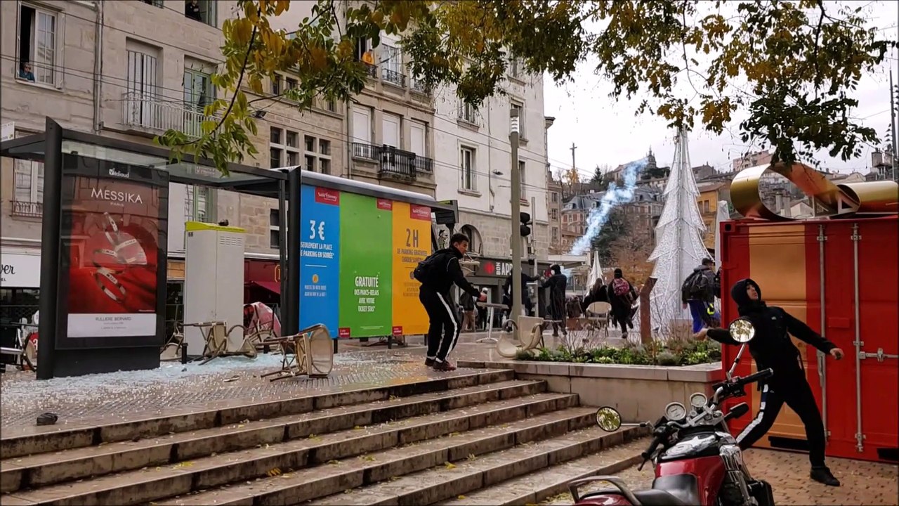 La charge des CRS