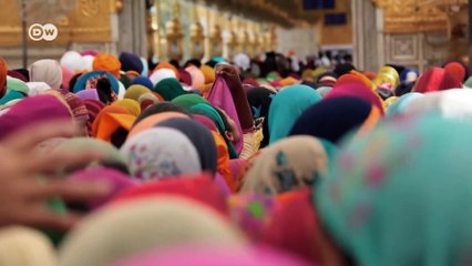 Women, social media and the revolution - Digital Warriors