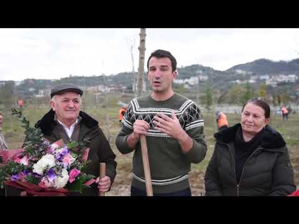 Report TV - Qytetari në 75-vjetorin e tij i dhuron 3 pemë kryeqytetit, Veliaj: T'í bashkohemi nismës