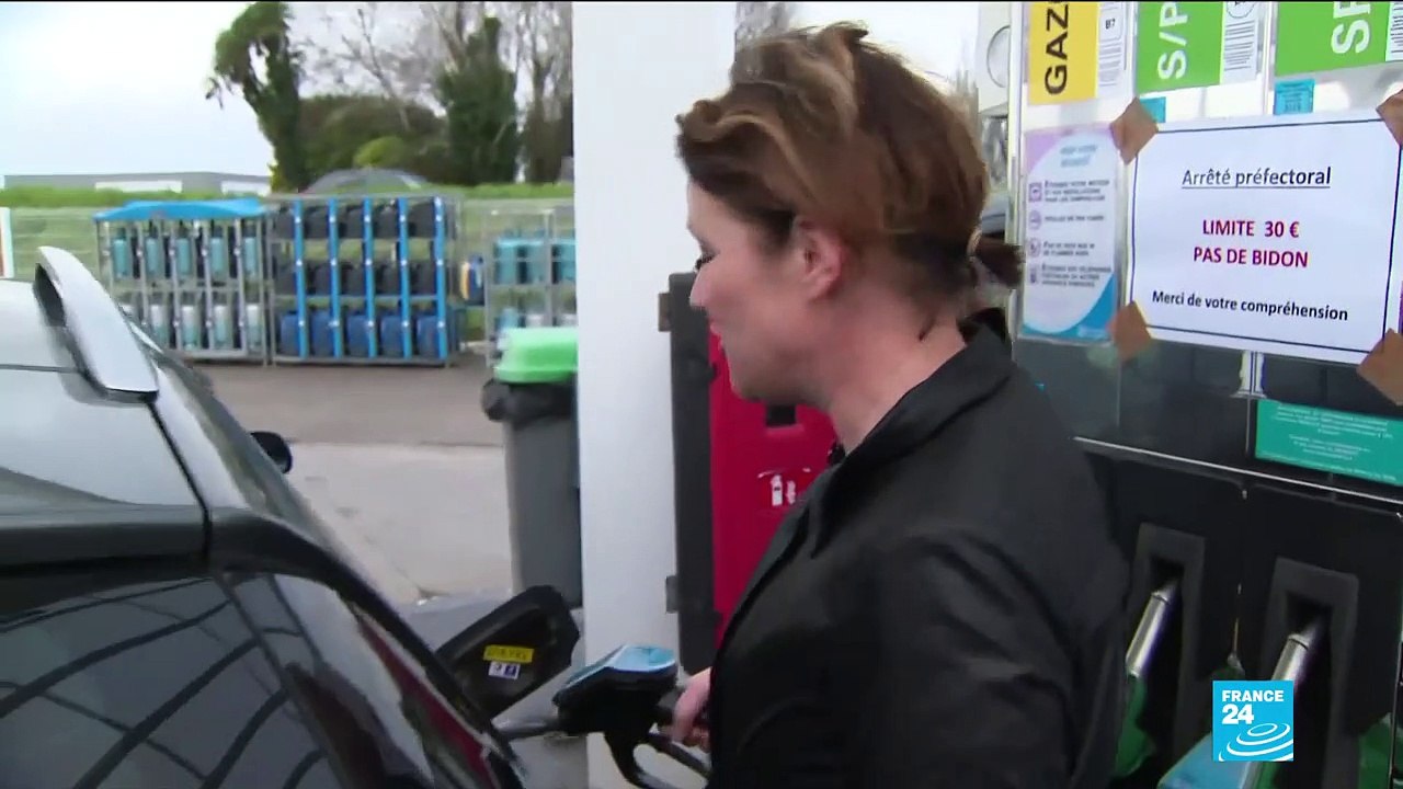 Yellow Vest blockades cause fuel shortages in France