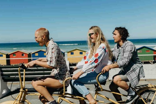 Les premières vacances sans papa, maman : comment gérer ?