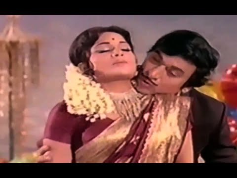 Romantic Song : Dr Rajkumar & Jayamala : Thrimurthy Kannada Movie